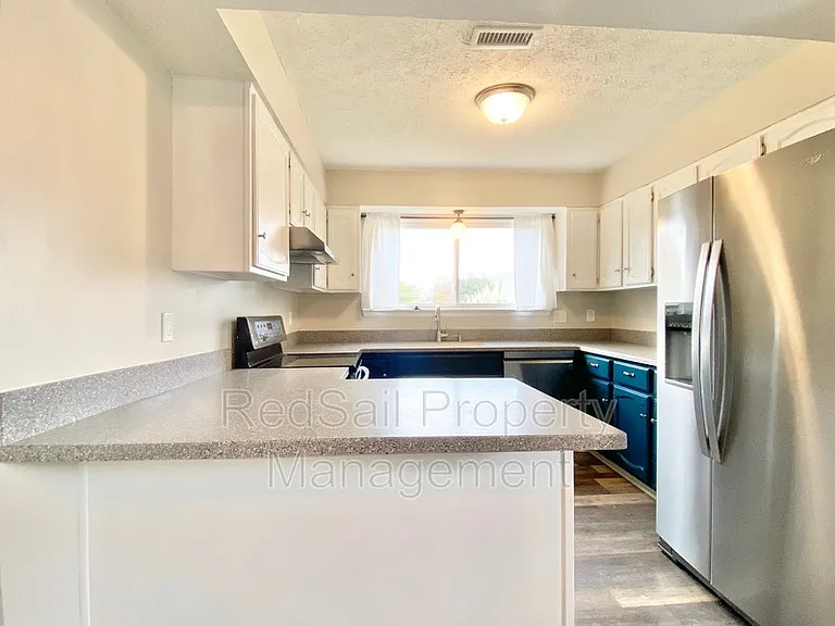 2 Still Harbor Ct — Photo 4