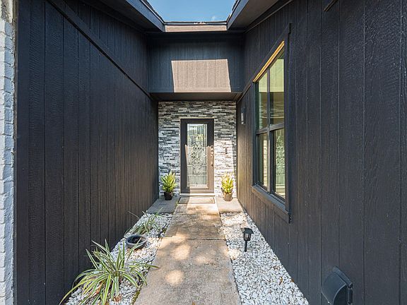 3rd image of 8715 Wildforest Dr