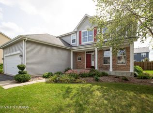 1537 S Fallbrook Dr, Round Lake, IL 60073