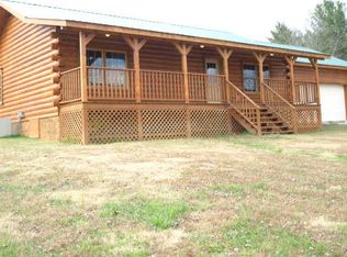 1310 Lakeview Dr, Livingston, TN 38570