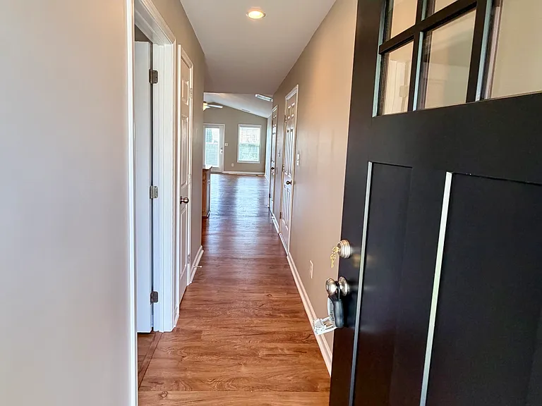 205 Shell Ct — Photo 2