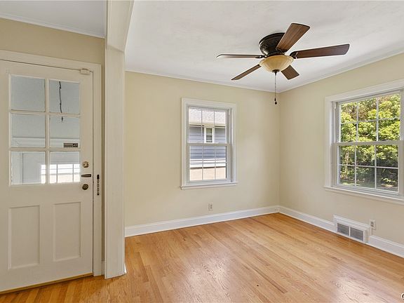 5th image of 105 Bradford Pkwy