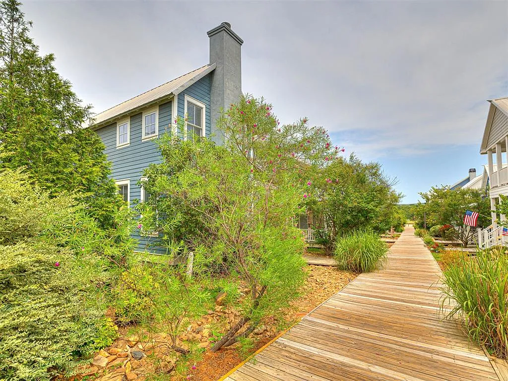 3 bed, 2.5 bath, 1538 sqft, $3,000 — Photo 3