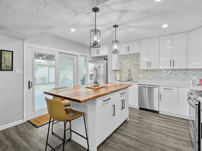 446 Fantasy Ln — Photo 13