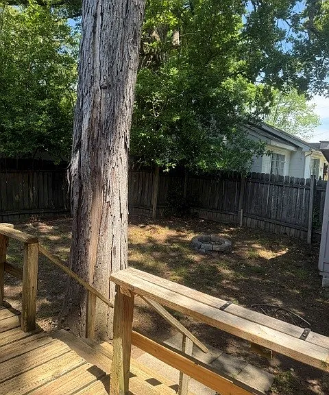 643 Howell St — Photo 19