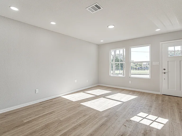 406 Grand Ave — Photo 13
