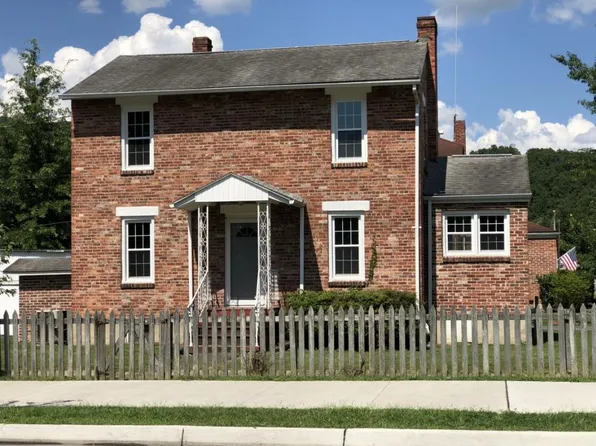 303 Clinton Ave E, Big Stone Gap, VA 24219