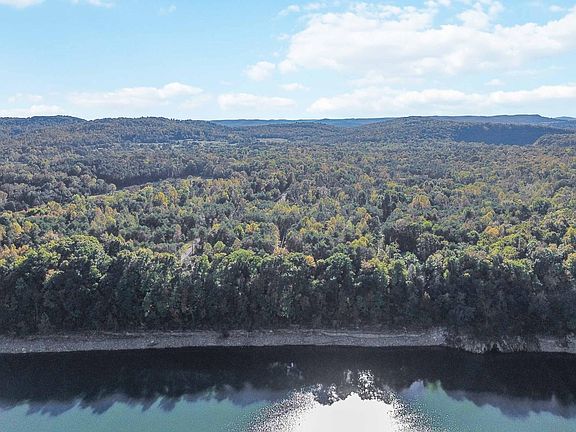 3rd image of 150 Buck Tail Dr