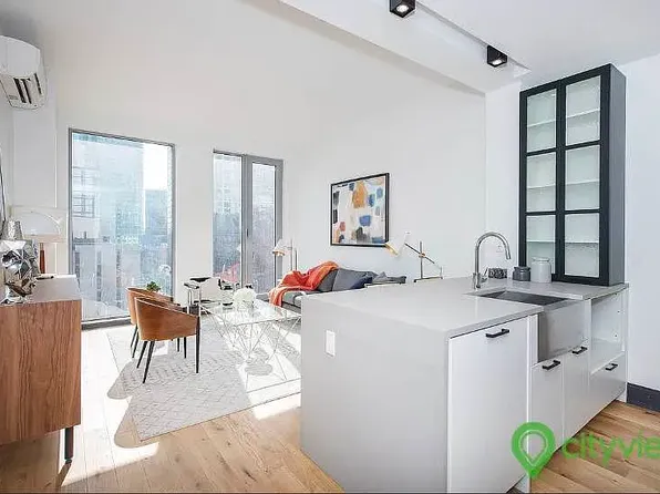 42-20 27th St, Long Island City, NY