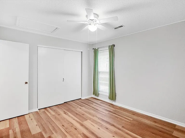 1607 Burnley Dr — Photo 33