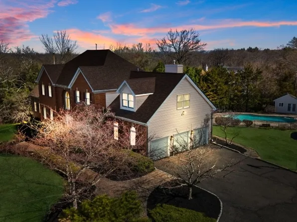 1 Van Fleet Ct, Hillsborough Twp., NJ 08844