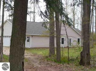 17567 Garvin Ln, Thompsonville, MI 49683