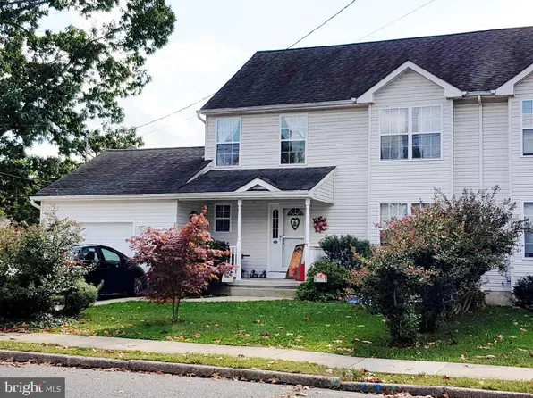 209 Laurel Ave, Glassboro, NJ 08028