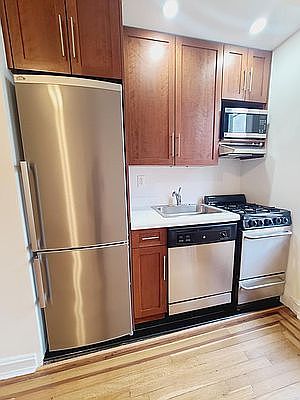 2nd image of 214 E 51st St APT 6J