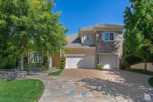 2nd image of 255 Rosemont Ct