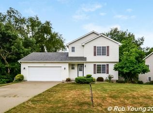 413 Voyager Dr, Wayland, MI 49348