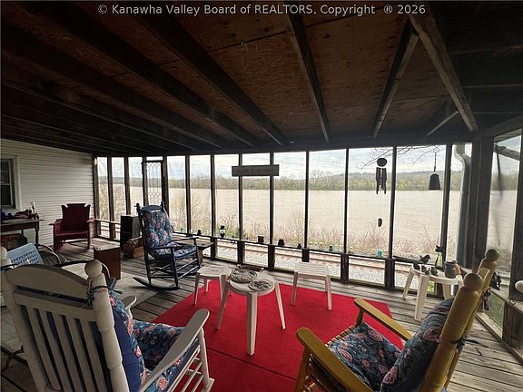 3rd image of 90 River Ln