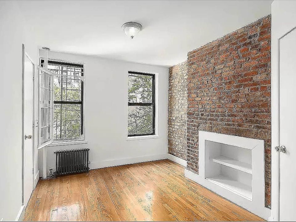 1st image of 209 E 4th St APT 4