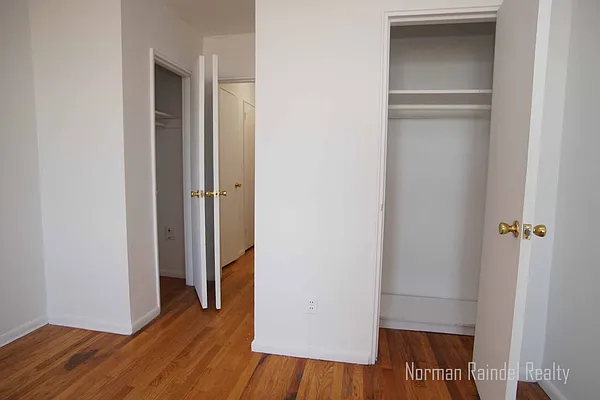 Rented by Norman Raindel, LREB | media 27