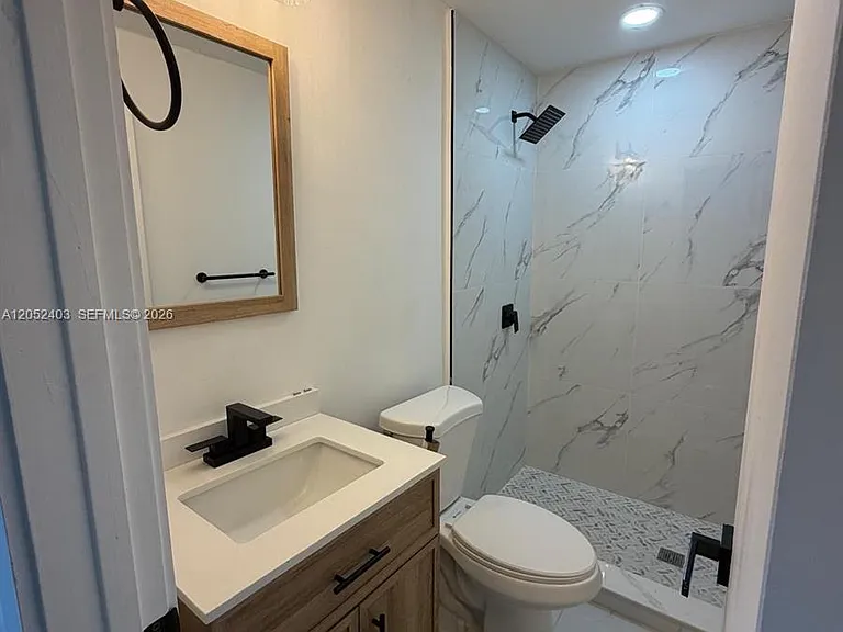 1933 Washington St #1935-B — Photo 4