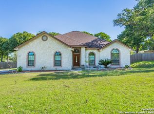 213 Deer Ridge Dr, La Vernia, TX 78121