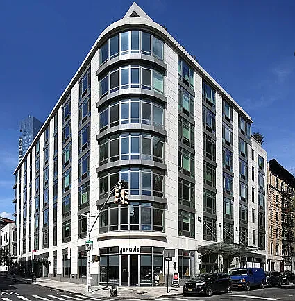 55 Thompson Street — Photo 2