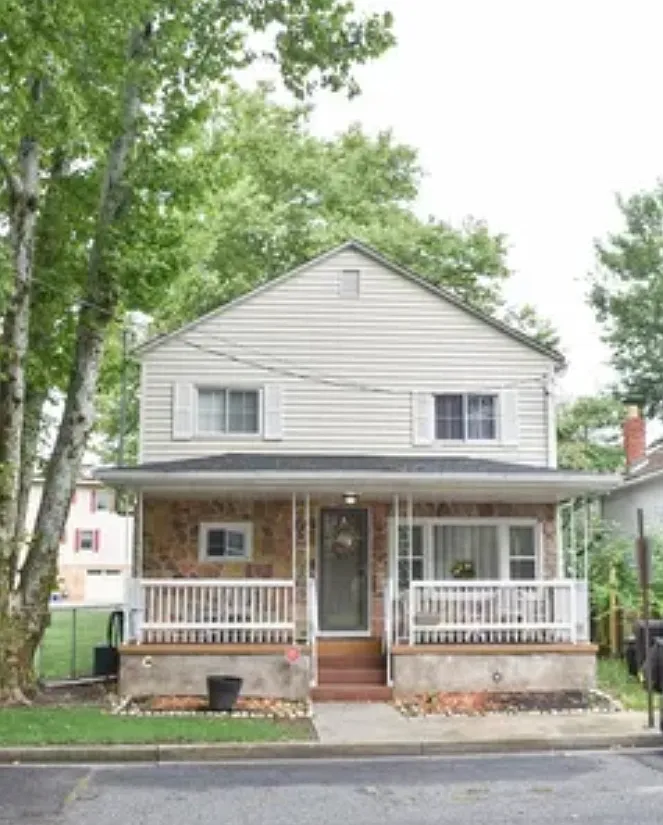 3 bed, 1260 sqft, $2,250 — Photo 1