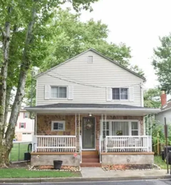 52 Mill St