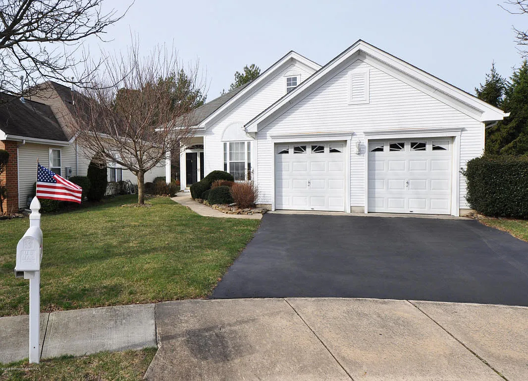 11 Bellflower Dr photo 1