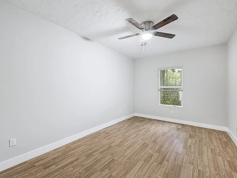 2511 San Gabriel St — Photo 26