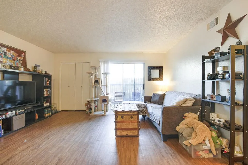 5203 Evans Ave — Photo 2
