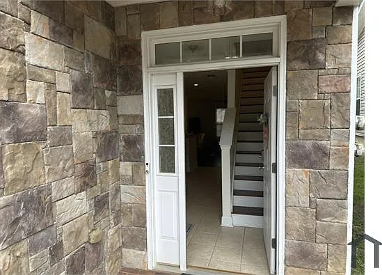 3 bed, 1705 sqft, $1,800 — Photo 3