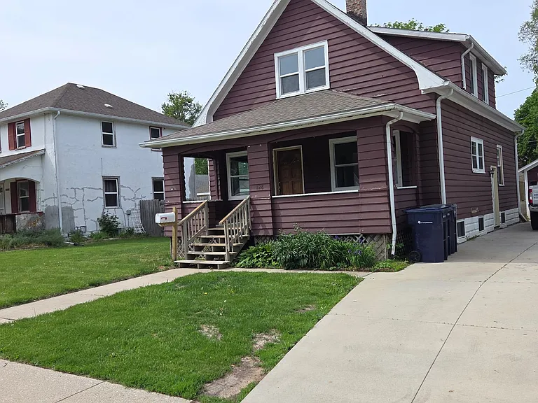 1128 W State St — Photo 1