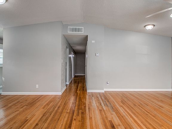4th image of 2926 Walker Ave