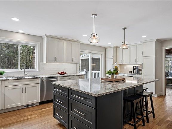 4th image of 50 Hearthside Circle