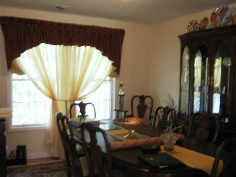 5th image of 1028 Sipp Ave
