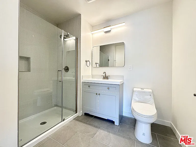 1405 Talmadge St #3 — Photo 12