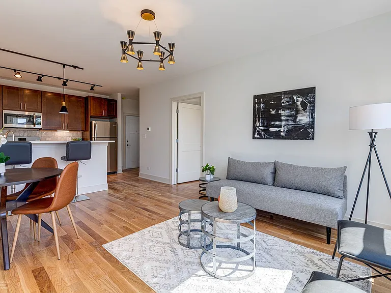 2740 N Spaulding Ave — Photo 10
