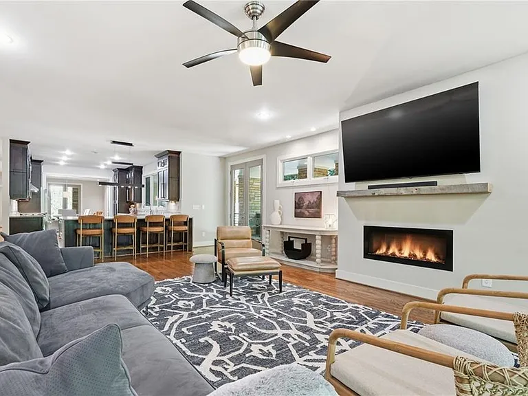 4373 Wieuca Rd NE — Photo 13