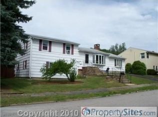 59 Quail Hollow Rd, Cranston, RI 02920