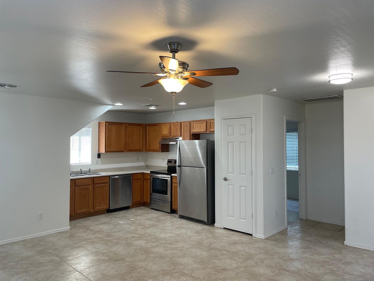 ゆゅ 7351 N Black Canyon Hwy Unit 1, Phoenix, AZ 85021 | Zillow