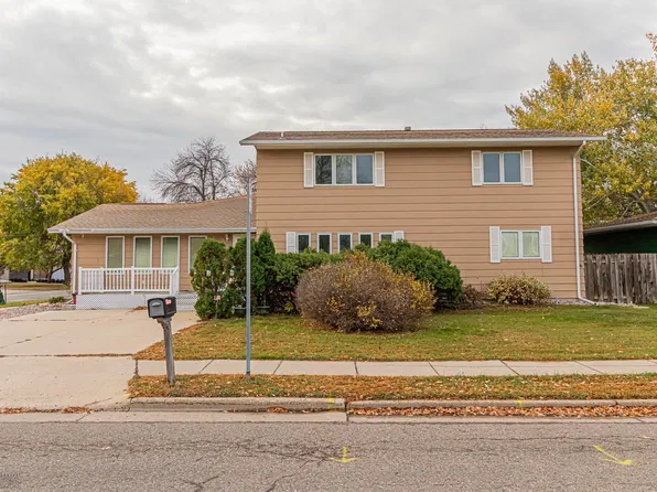 627 7th Ave W, West Fargo, ND 58078