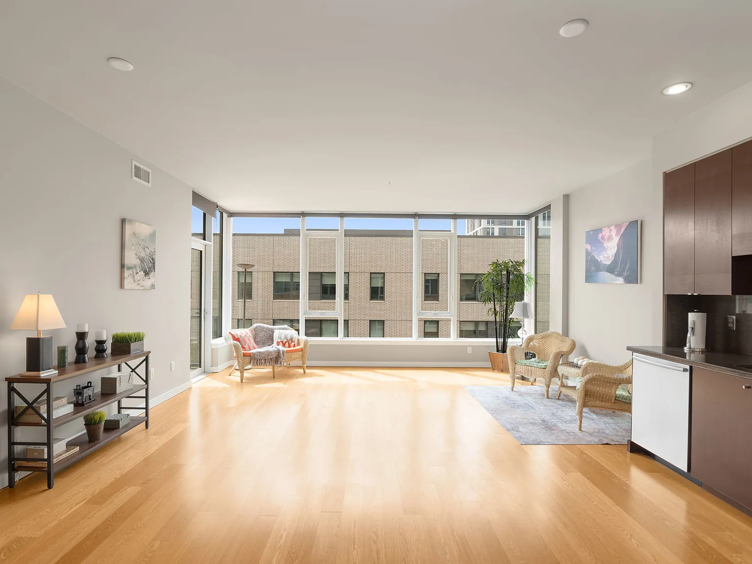 1 bed, 820 sqft, $2,200 — Photo 1