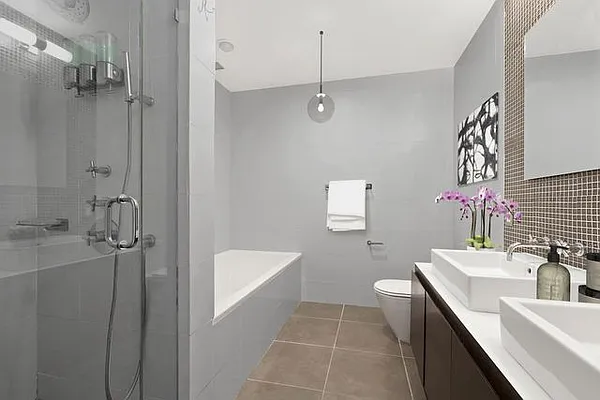 Sold by Compass | media 18