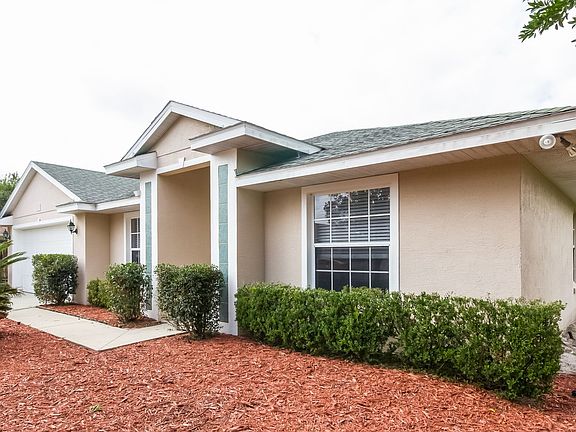 3rd image of 117 Amberglow Ct
