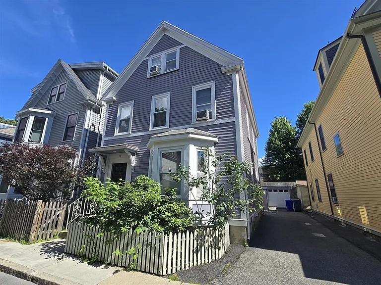 28 Bardwell St #1 — Photo 23