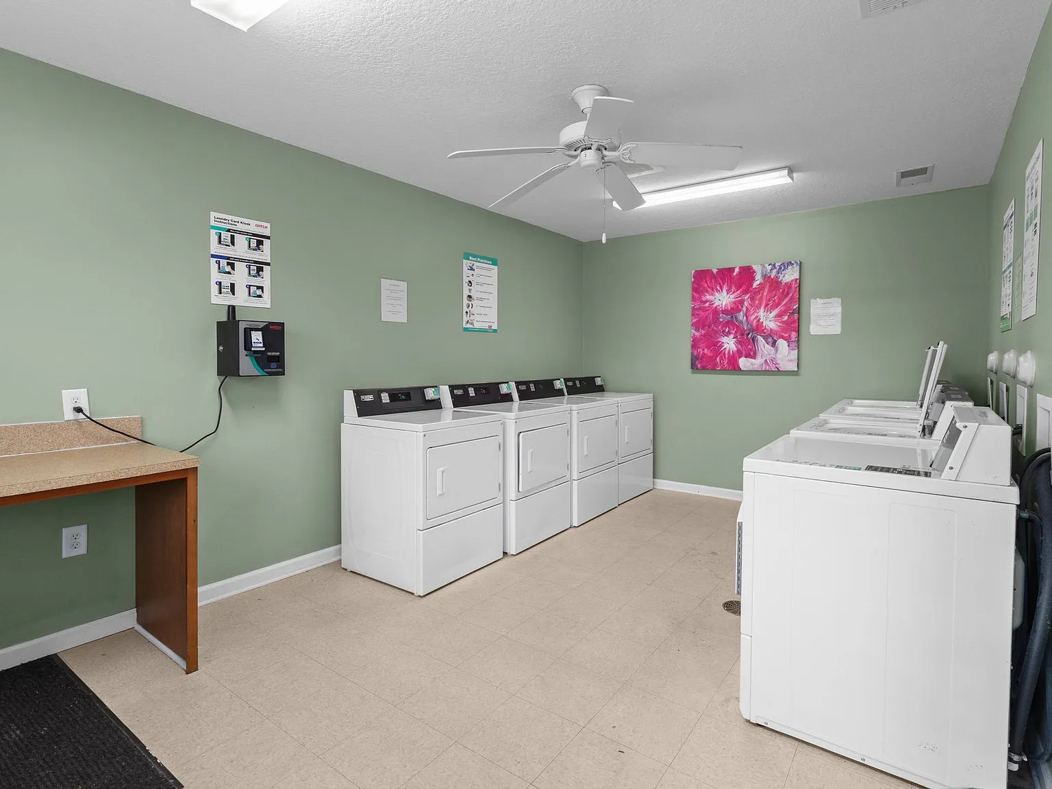 Sterling Trace Apartments — Photo 3