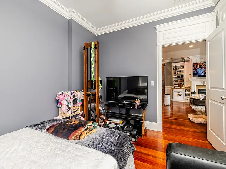 2540 W Diversey Ave #401 — Photo 12