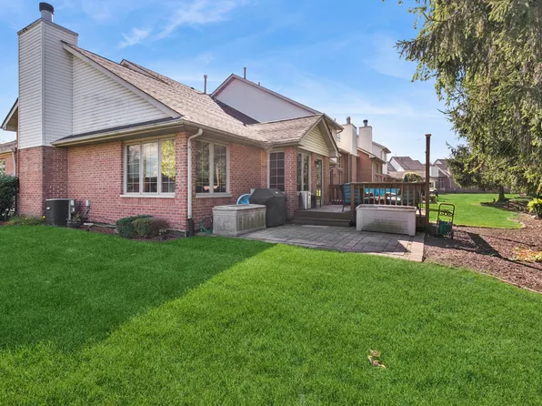 18330 Pond View Ct, Tinley Park, IL 60477