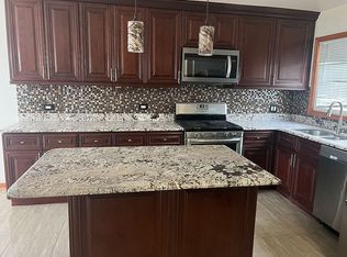 9056 W Oaks Ave, Des Plaines, IL 60016